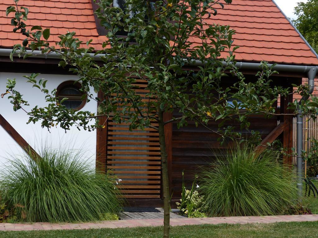 Fruktarium Vendeghaz Hotel Trizs Exterior photo
